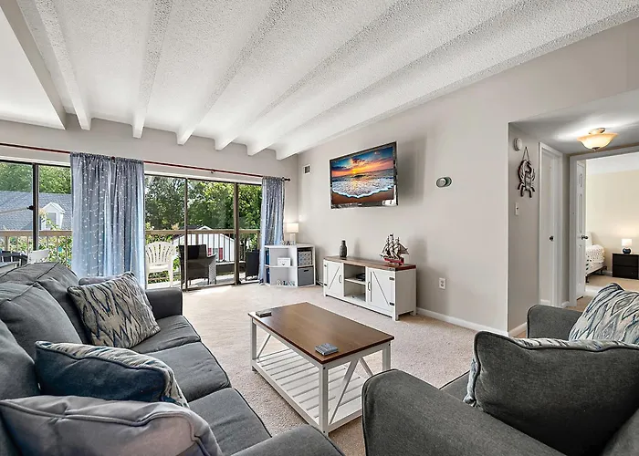Uptown Ocean 2br W/ Pool! Holiday home Ocean City
