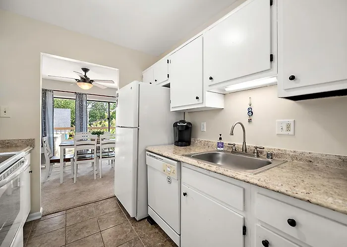 Uptown Ocean 2br W/ Pool! * Ocean City