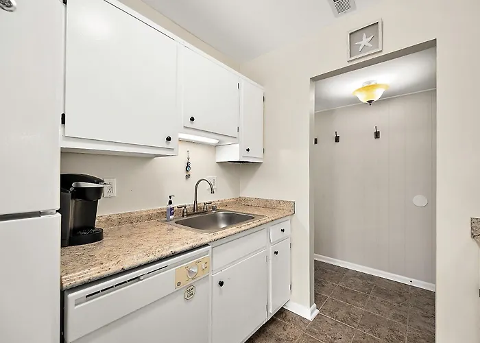 Uptown Ocean 2br W/ Pool! Ocean City