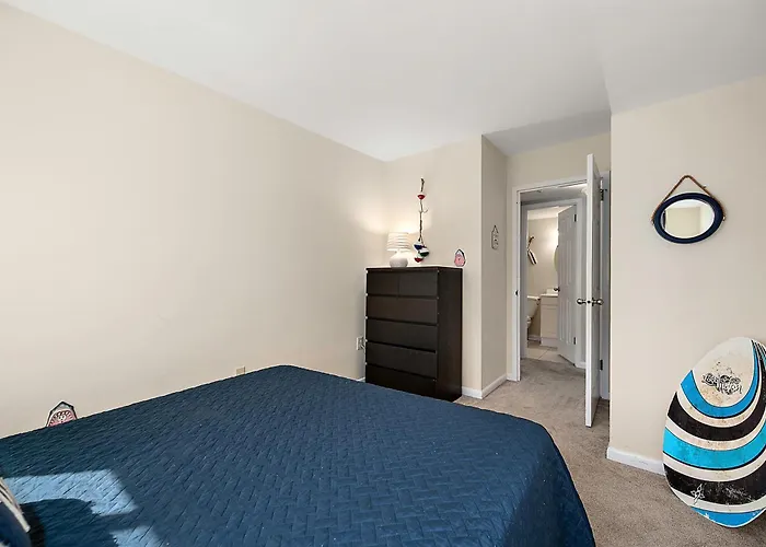 Holiday home Uptown Ocean 2br W/ Pool! *