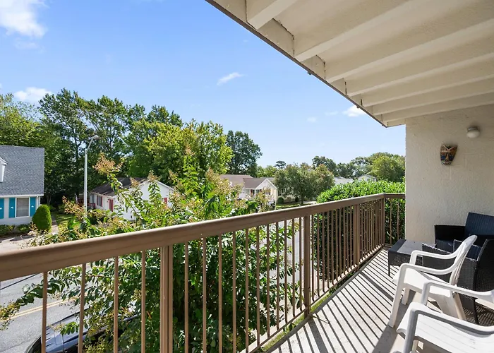 Uptown Ocean 2br W/ Pool! Holiday home Ocean City